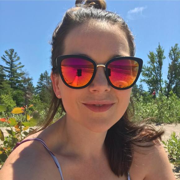 Meet your Posher, Robyn - Picture 1 of 1